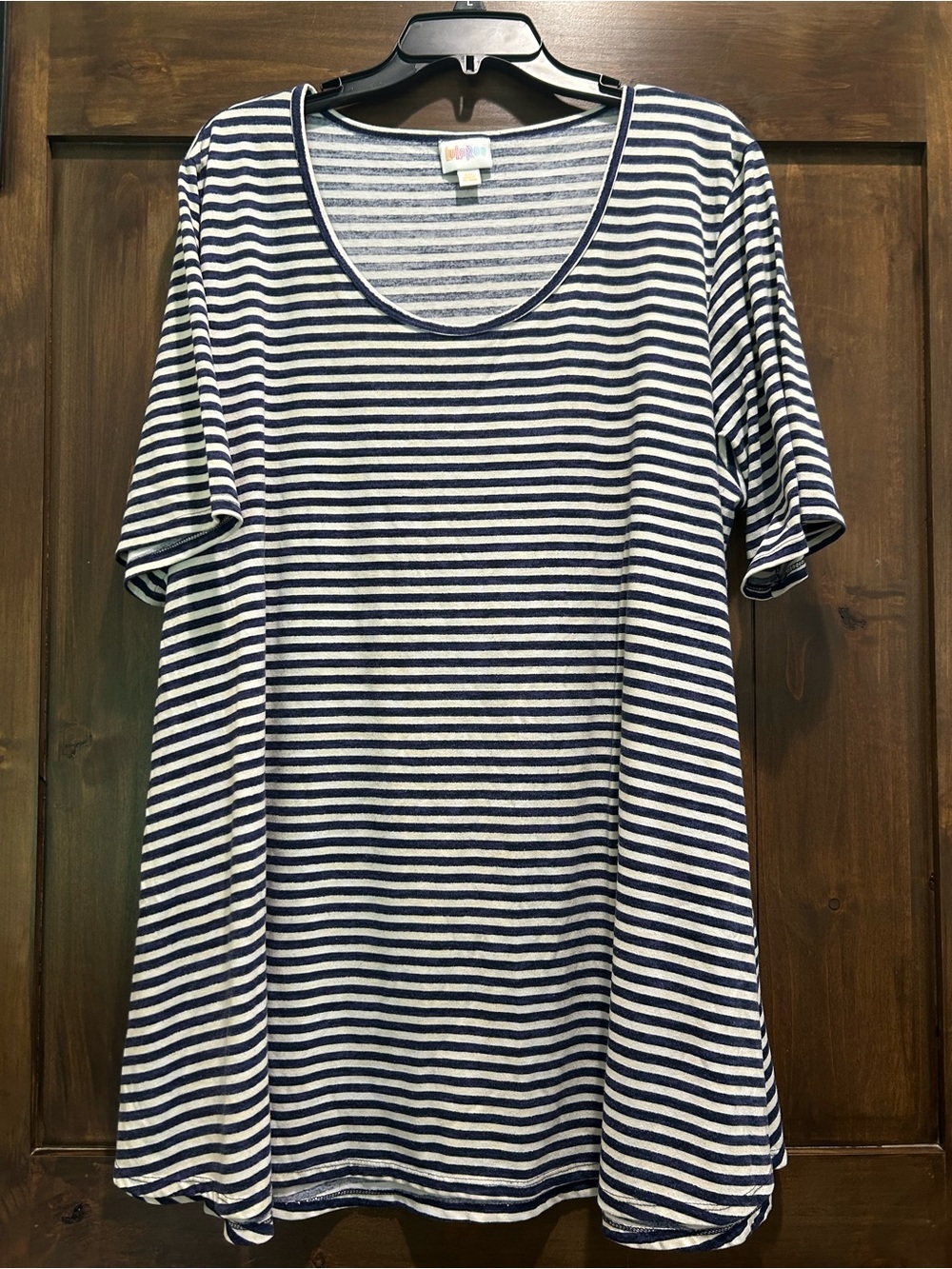 M383 LuLaRoe Navy & White Striped Scoop Neck Tee Sz. 3X